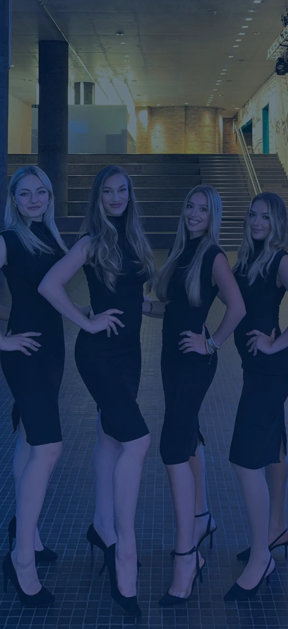 Felkészült és tapasztalt hostess csapat